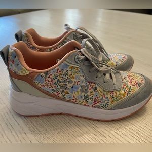 Marc Fisher floral sneakers. Size 7.5. Great condition.